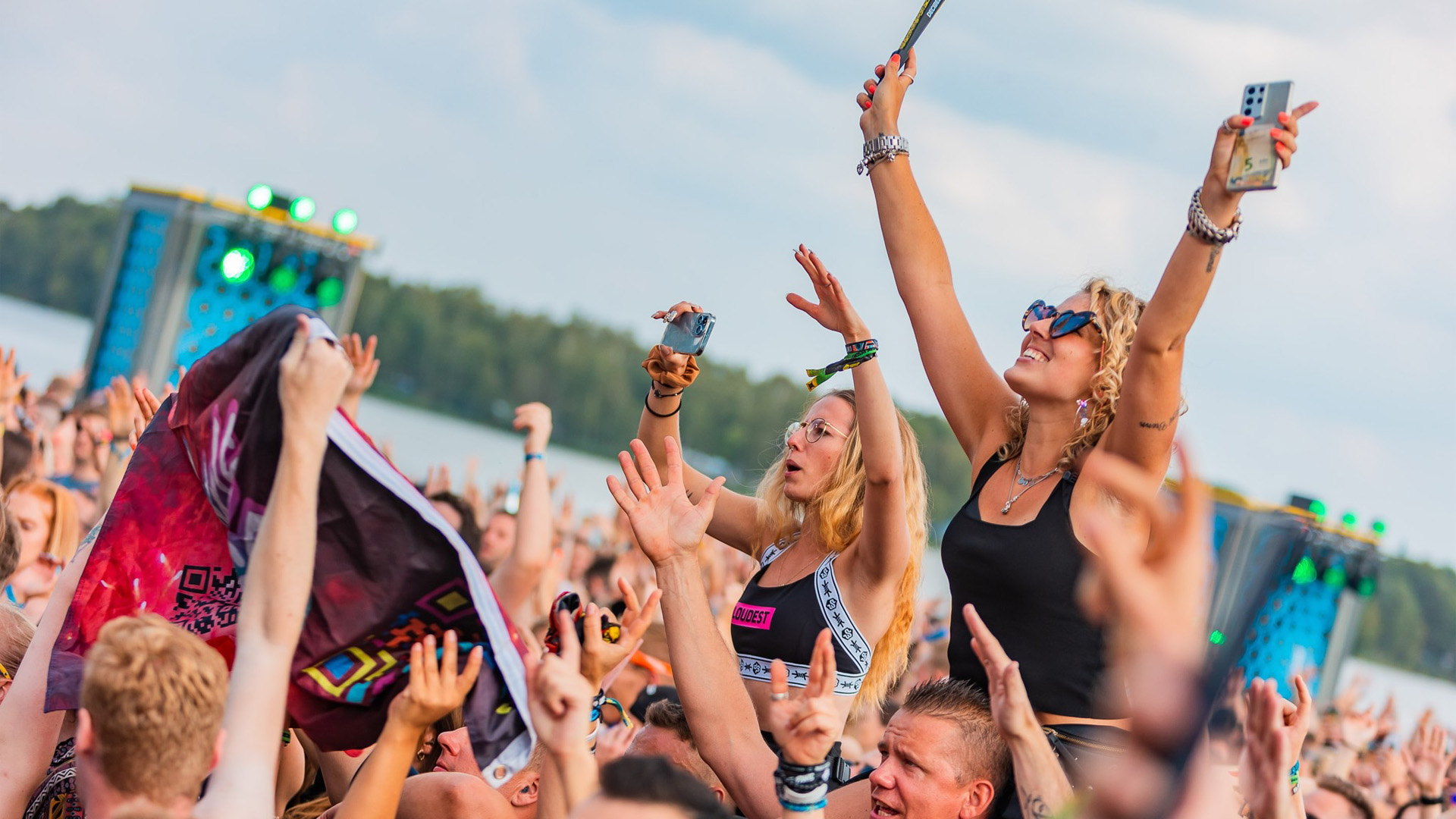 how-to-prepare-for-festival-season-hardstyle