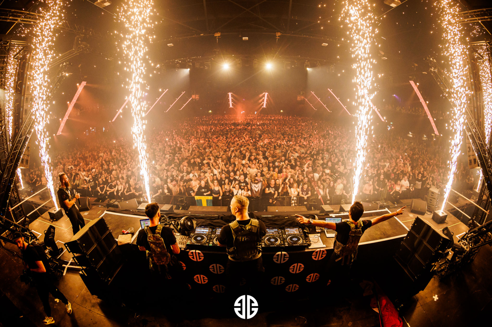 Origins - The Ultimate Raw Classics Gathering