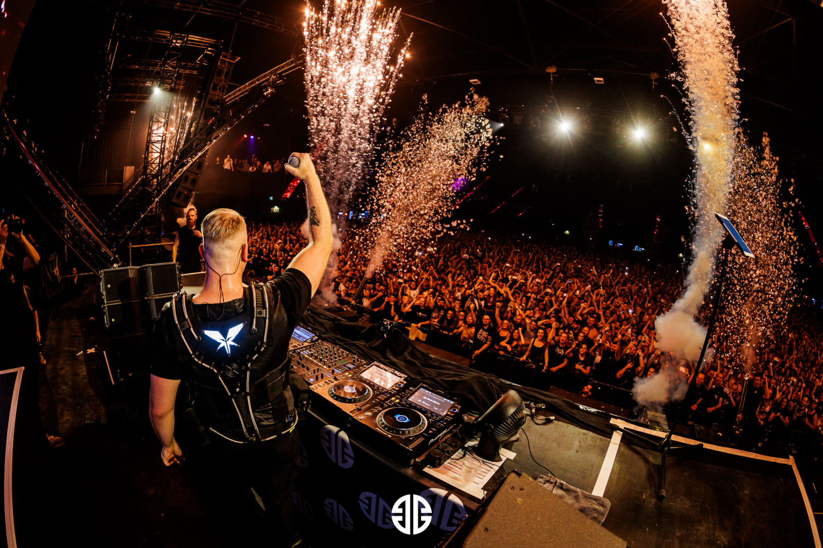 Origins - The Ultimate Raw Classics Gathering