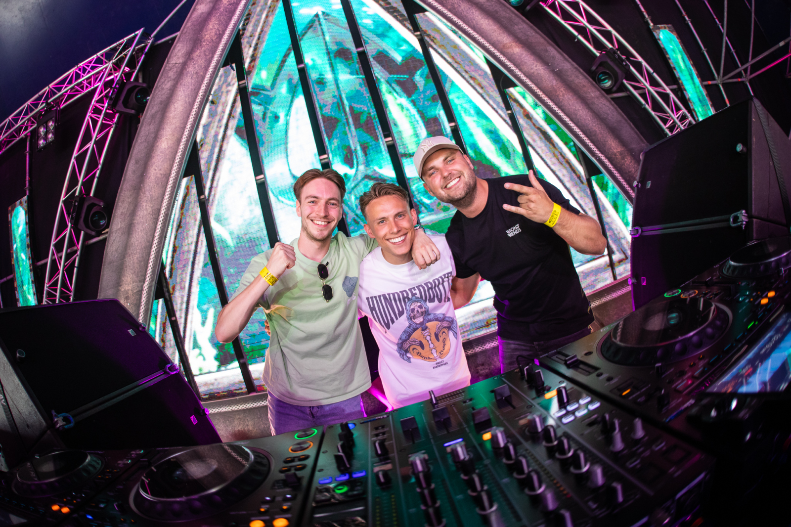 Cold Confusion & Revolve @ REBELLiON Outdoor